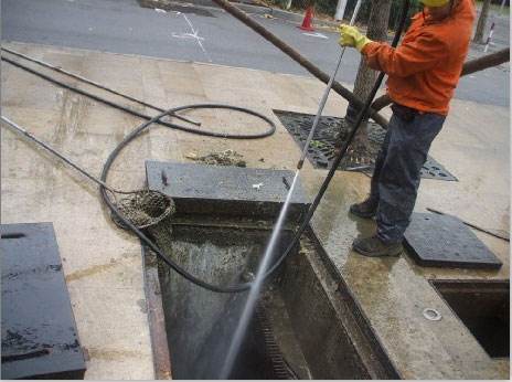 荣昌池底污泥如何清理