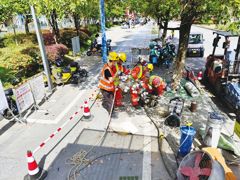  荣昌UV-CIPP紫外光固化修复